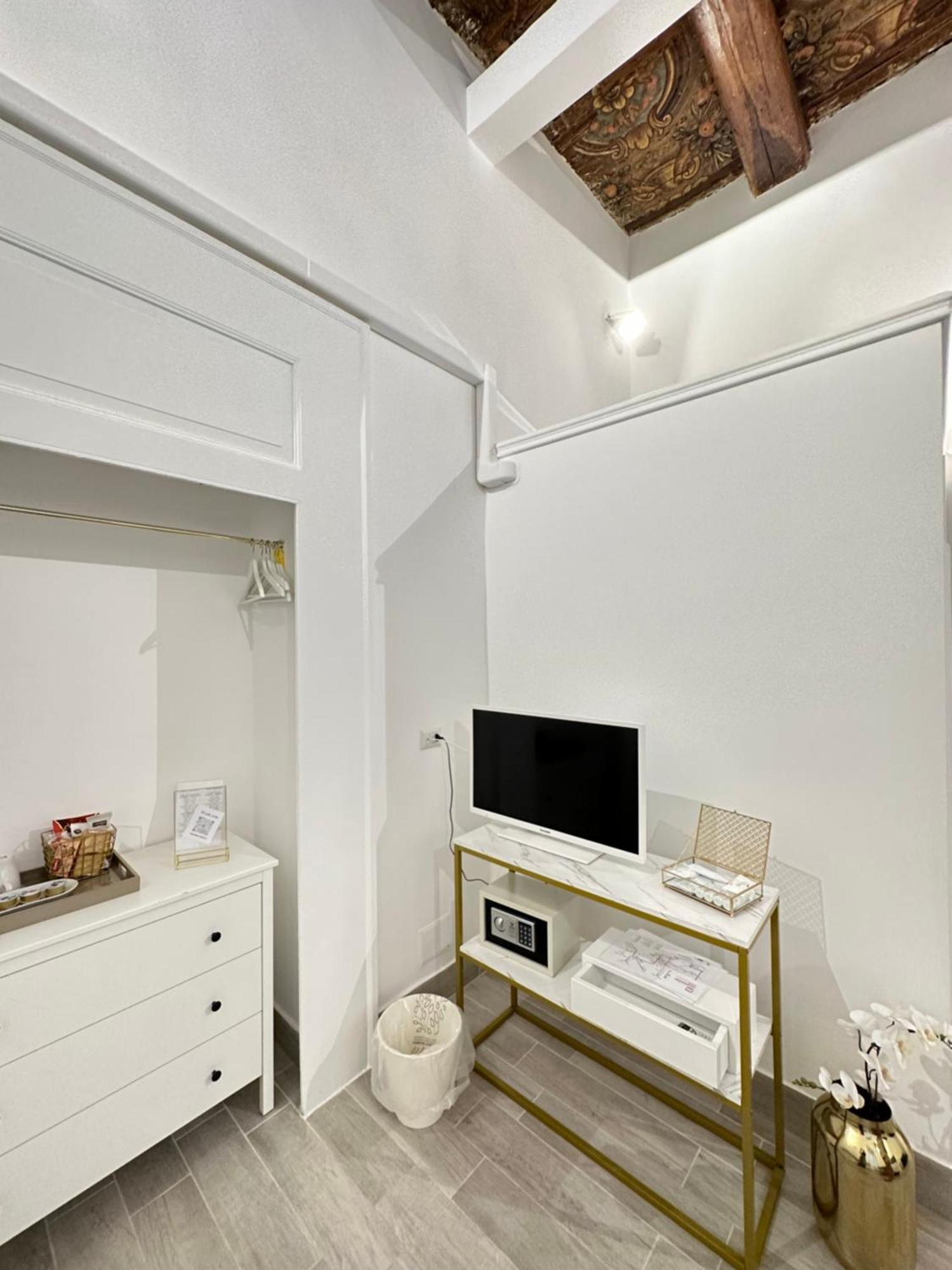Maison M Napoli Boutique Rooms Buitenkant foto