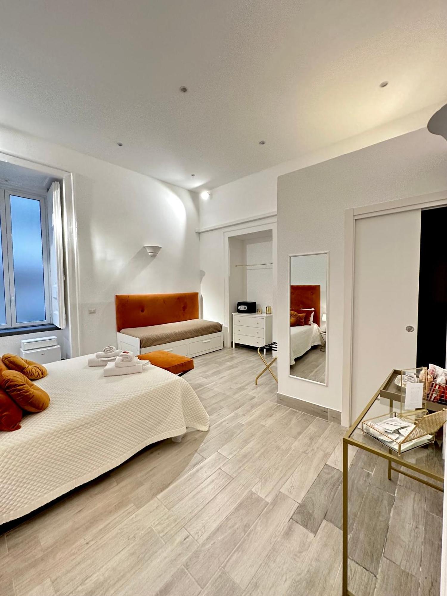 Maison M Napoli Boutique Rooms Buitenkant foto
