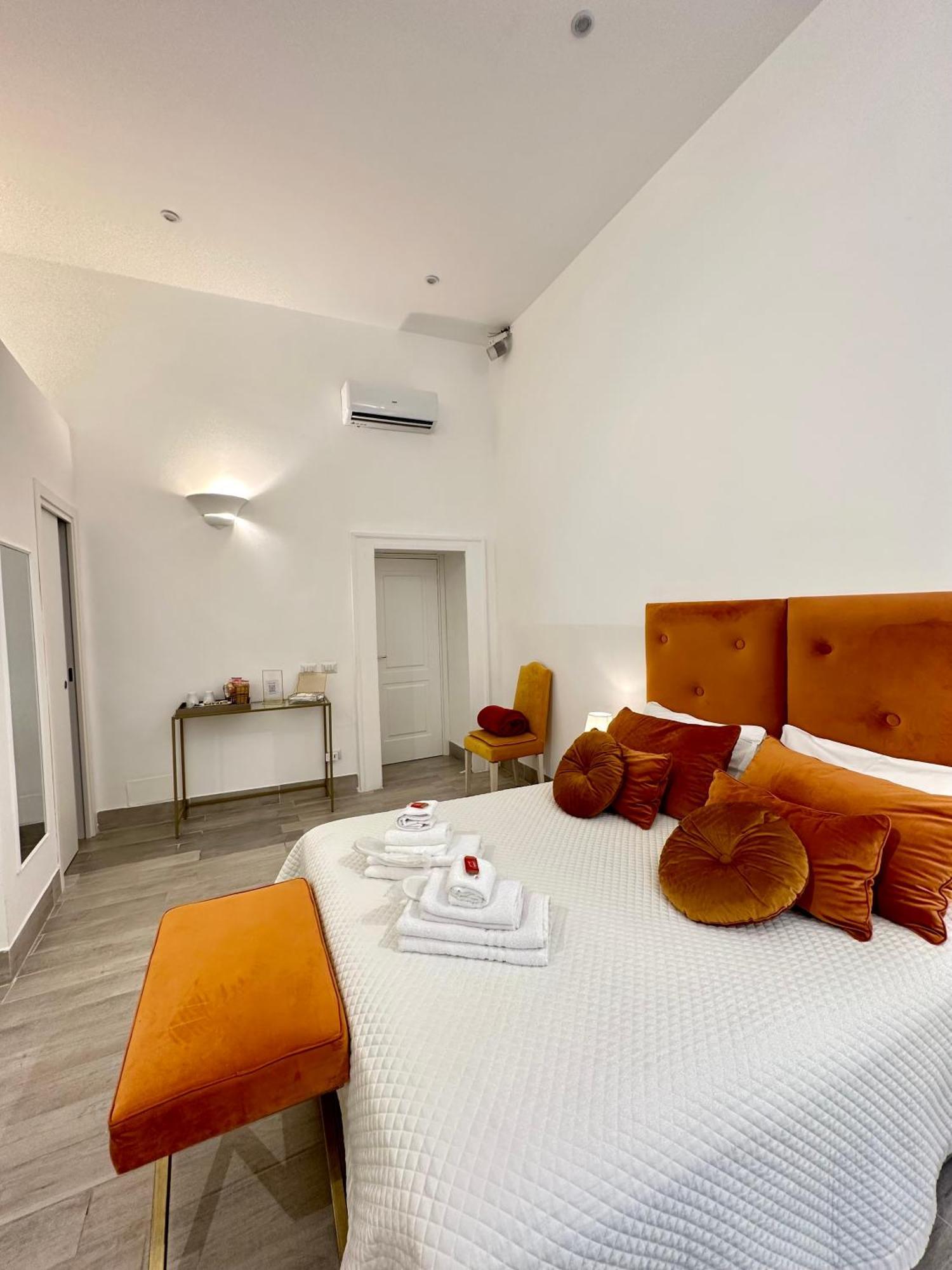 Maison M Napoli Boutique Rooms Buitenkant foto